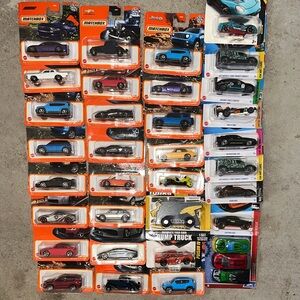 Lot of Hot Wheel and Matchbox Toy Cars